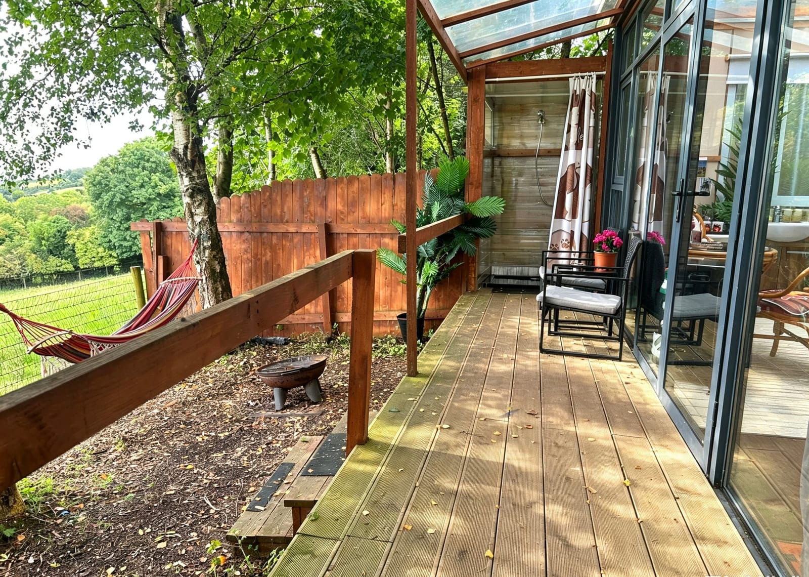 Star Gazer glass-front deck and private hammock